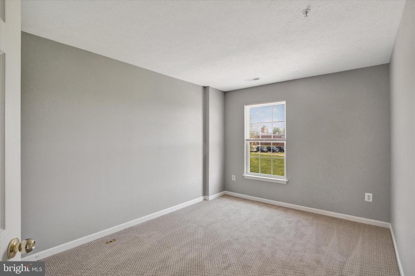 835 Lowe Road photo 16