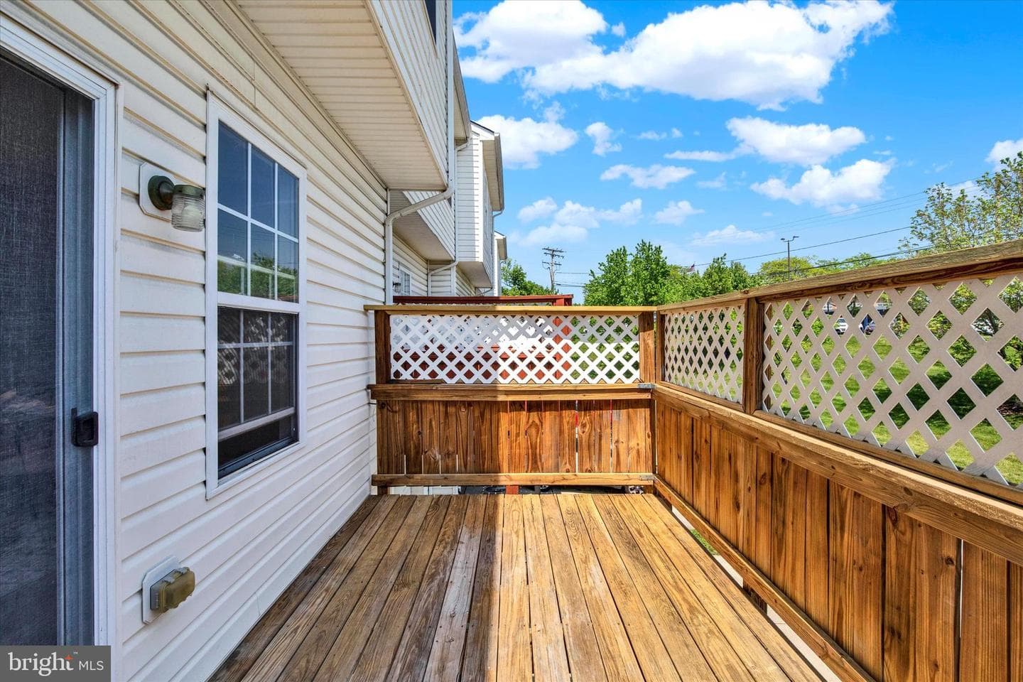 835 Lowe Road photo 23