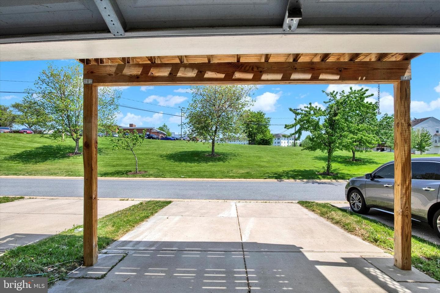 835 Lowe Road photo 25