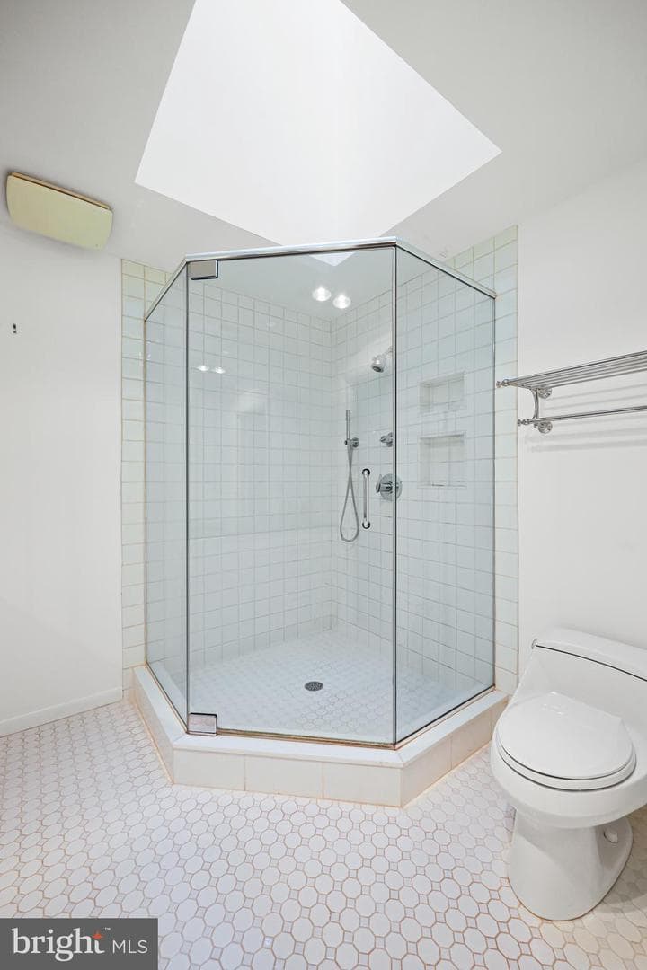 8 Regency #8 photo 27
