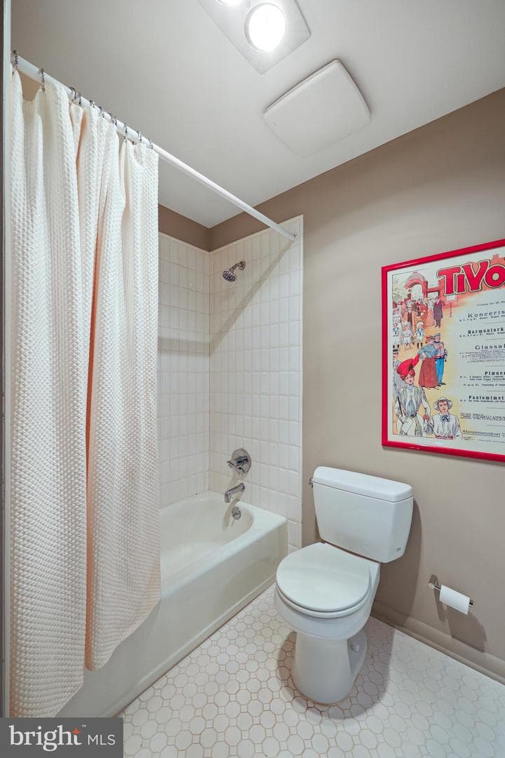 8 Regency #8 photo 29