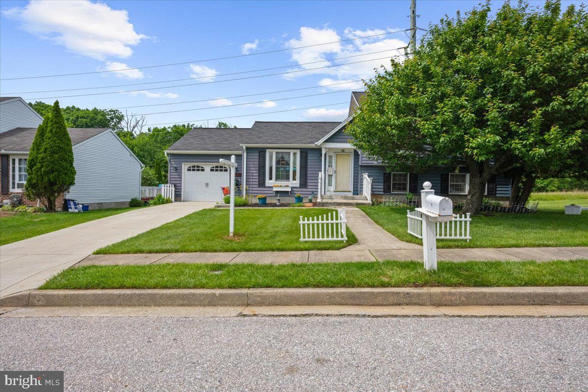 16 Briarleaf Court photo 2