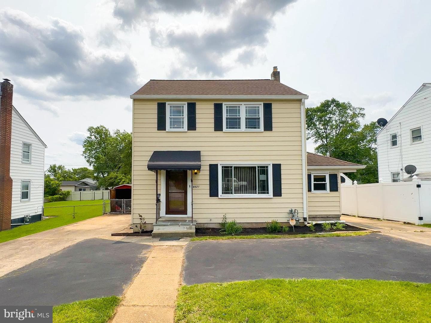 6621 Dogwood photo 3