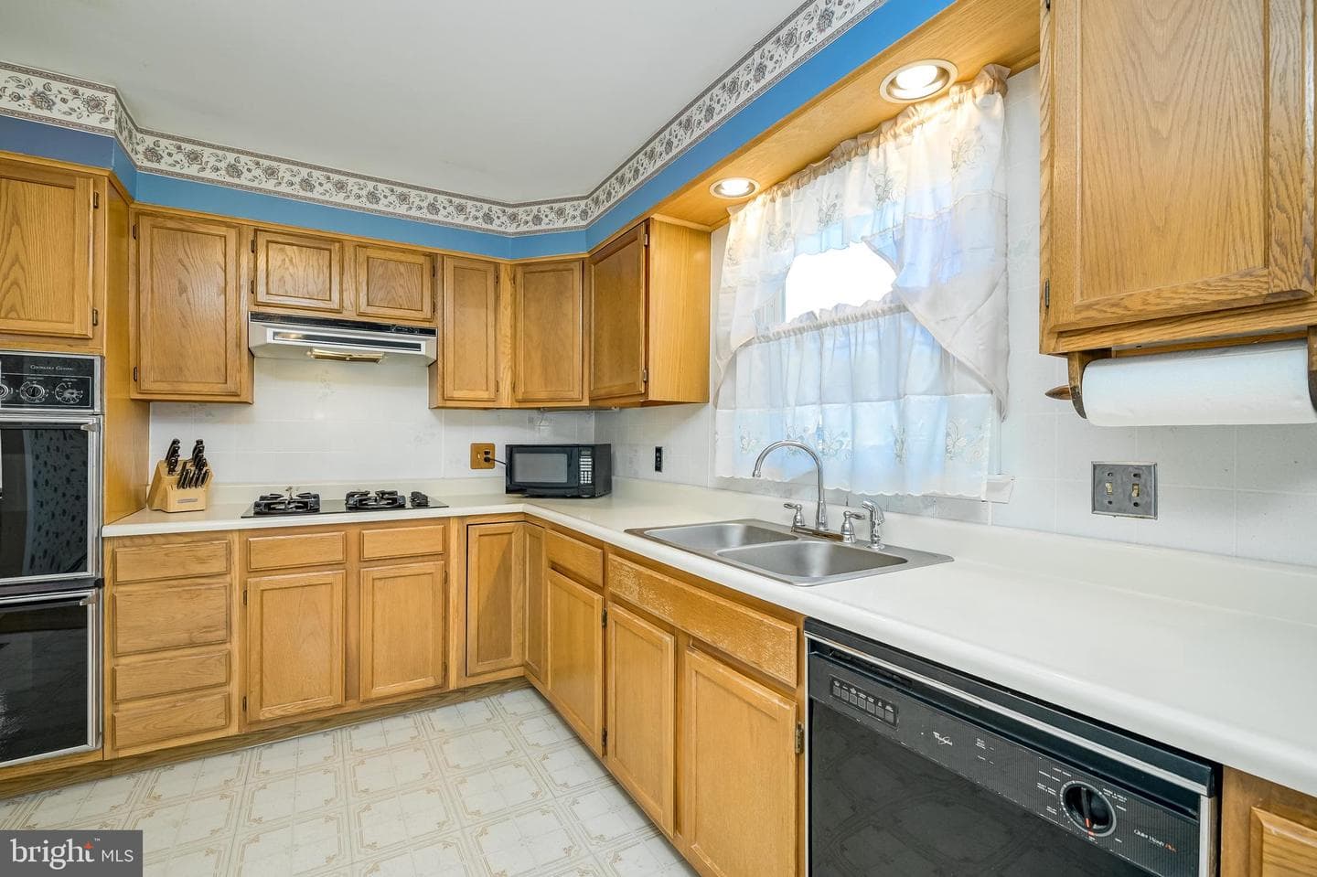 5935 Central Avenue photo 10