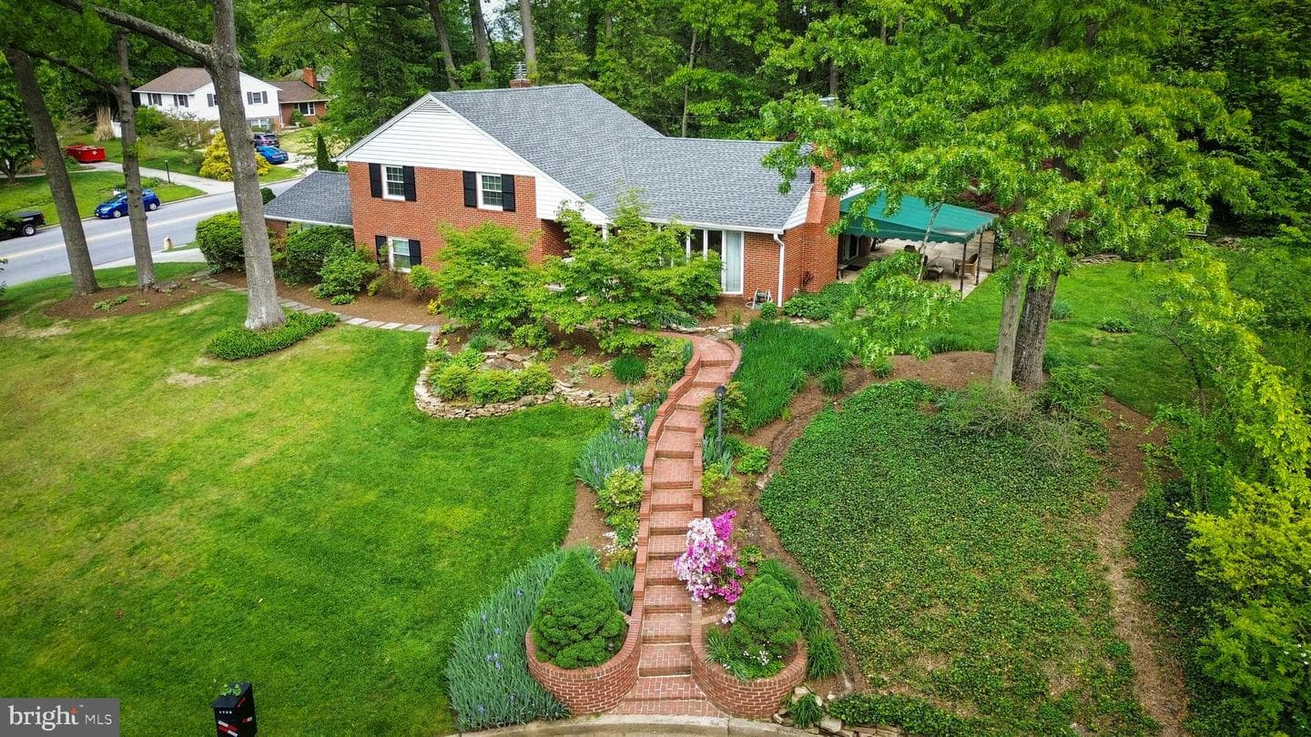 1703 Ridgely Garth photo 2