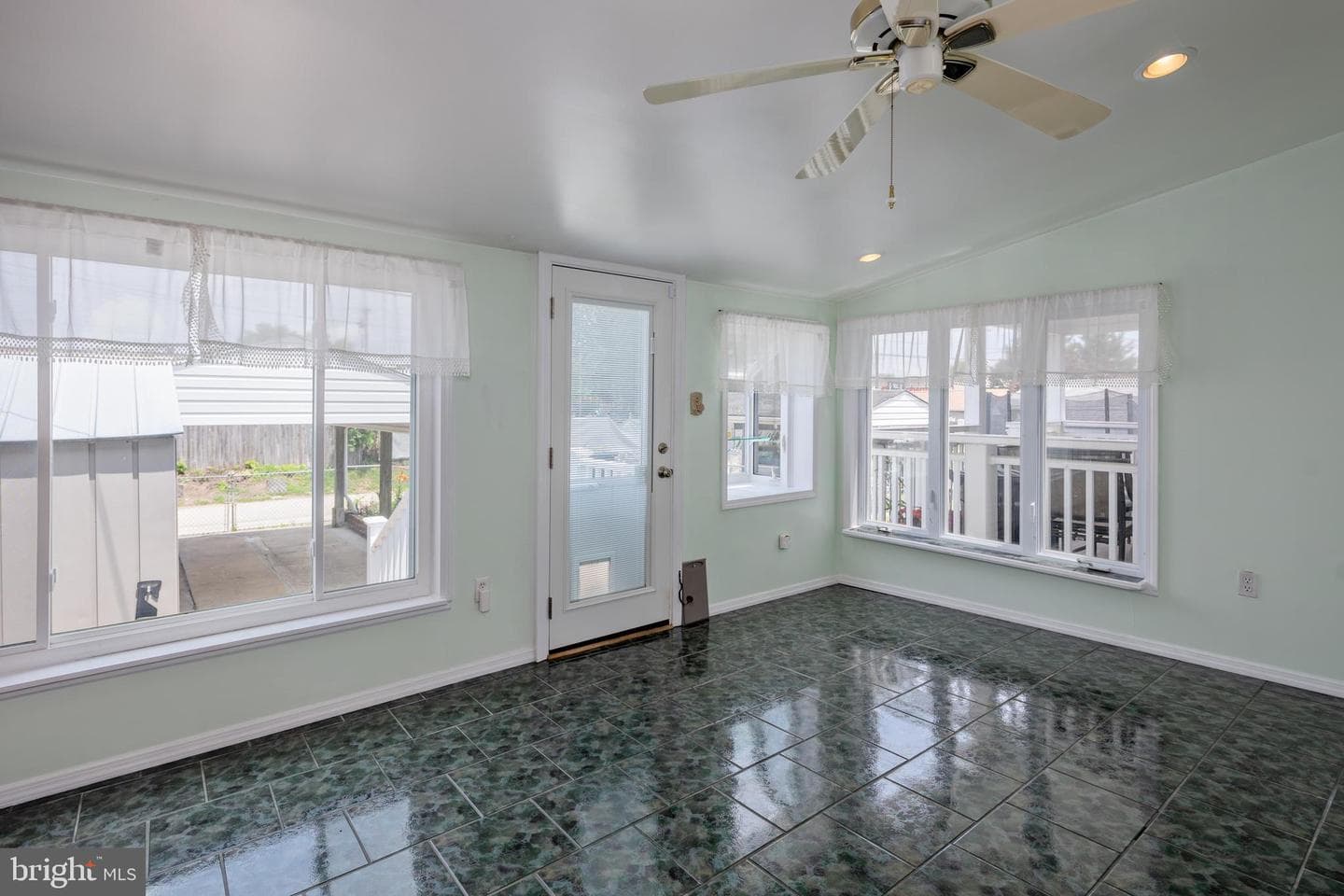 7856 Harold Road photo 18
