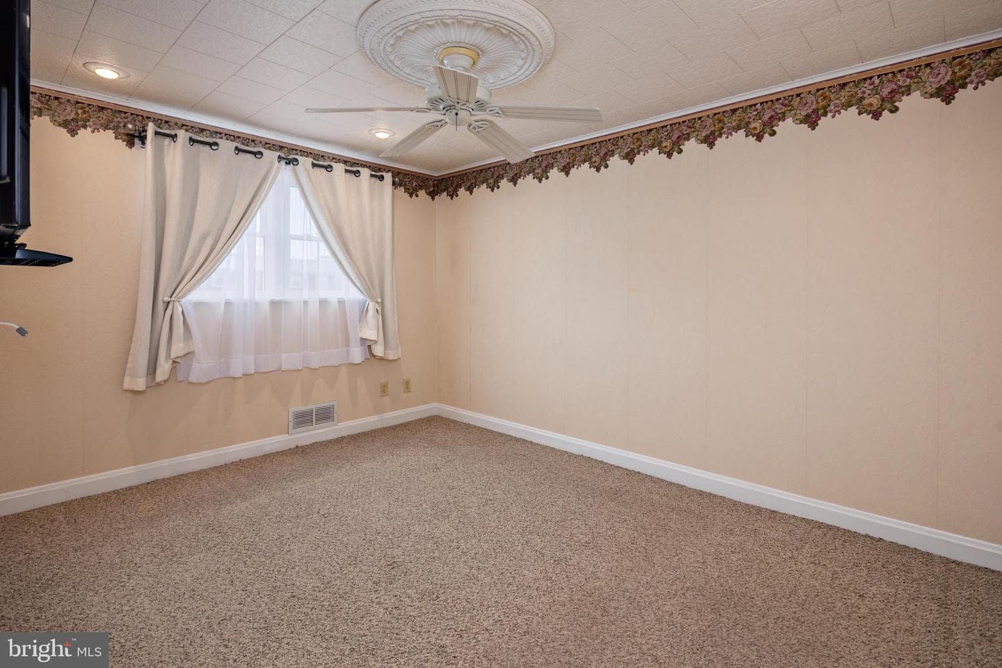 7856 Harold Road photo 22