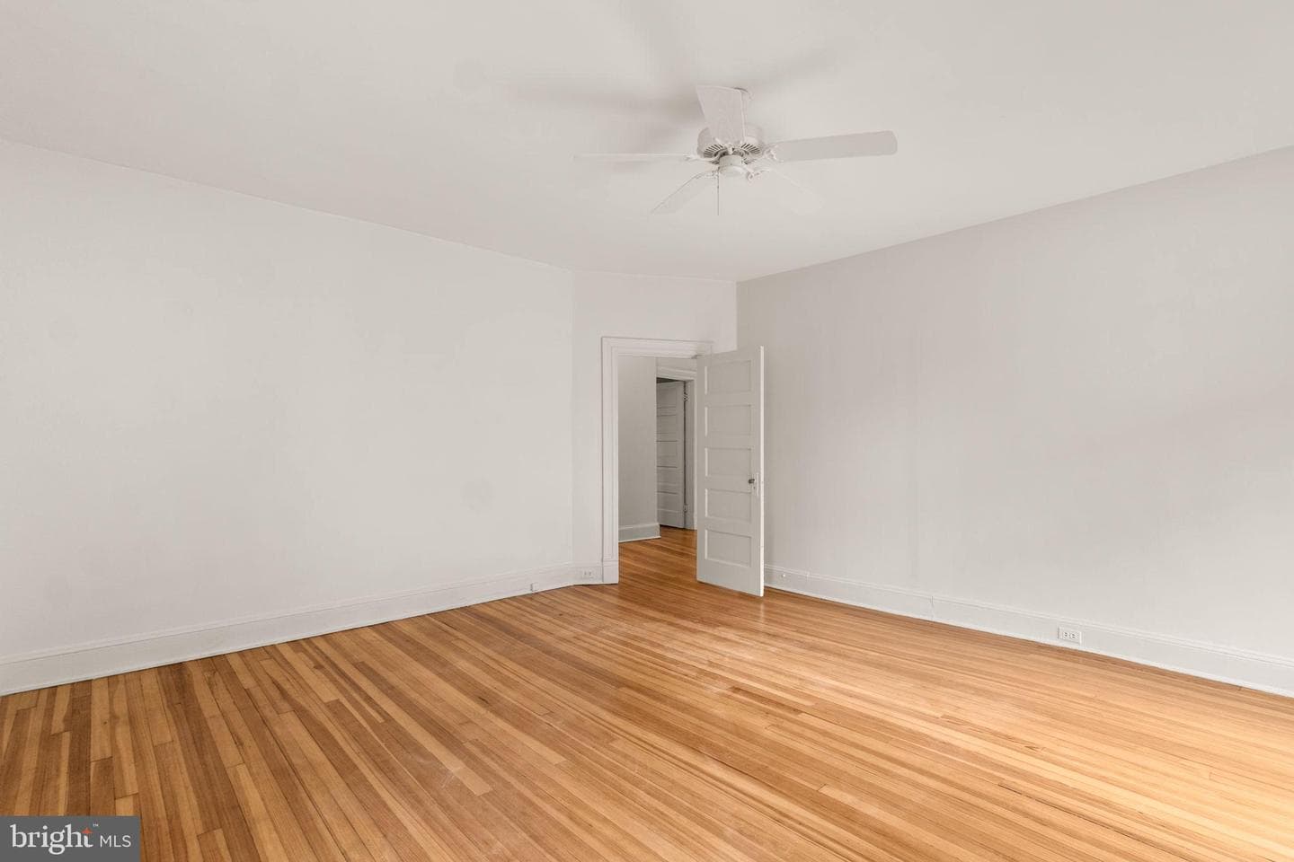 8222 Bellona Avenue photo 39