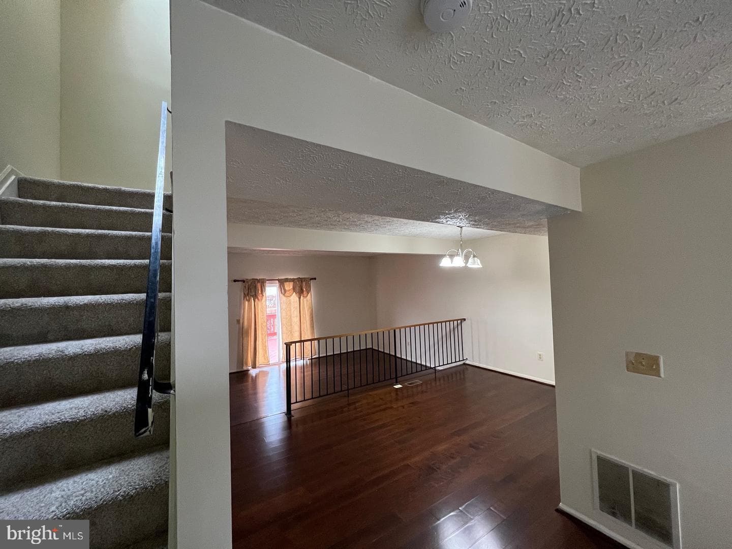 974 Joshua Tree Court photo 2
