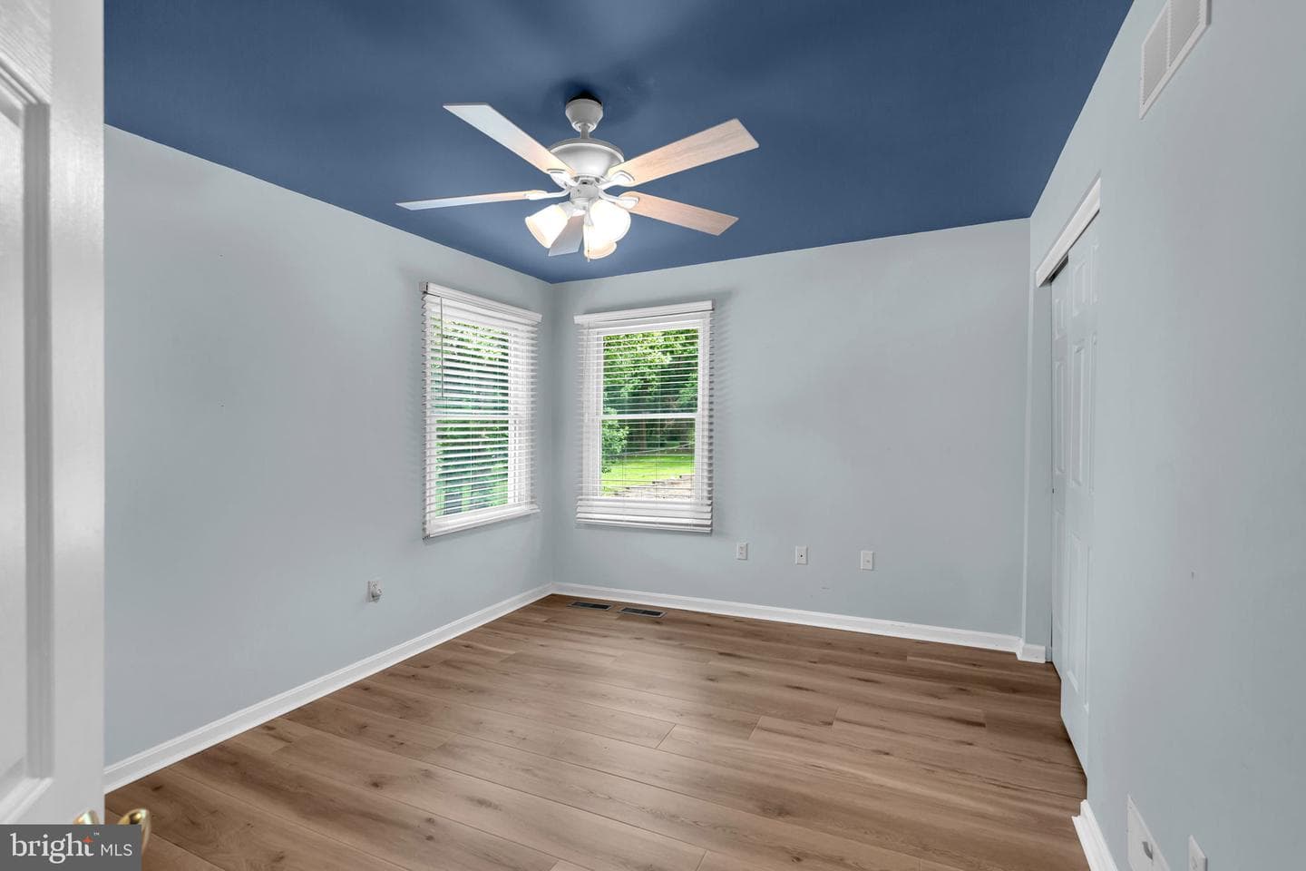 12031 Falls Road photo 26
