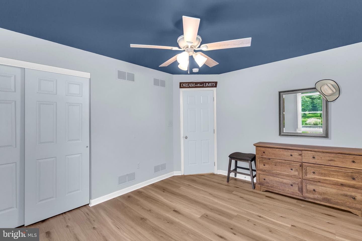 12031 Falls Road photo 27