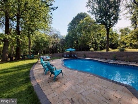 12031 Falls Road photo 47