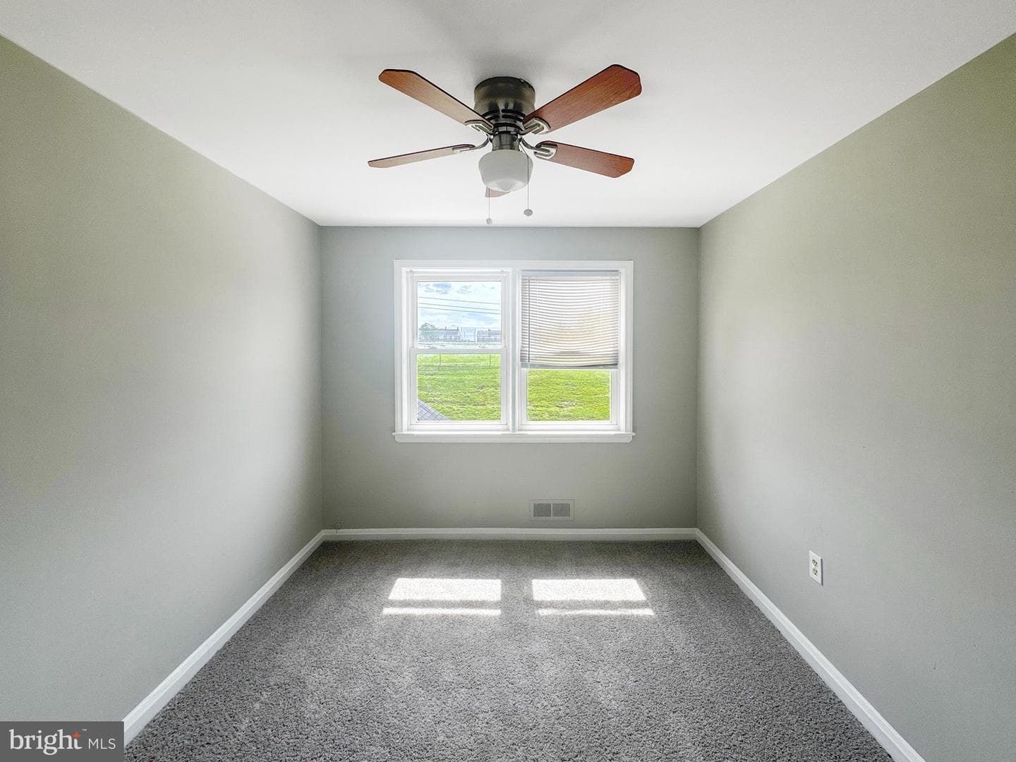 406 Overview Avenue photo 9
