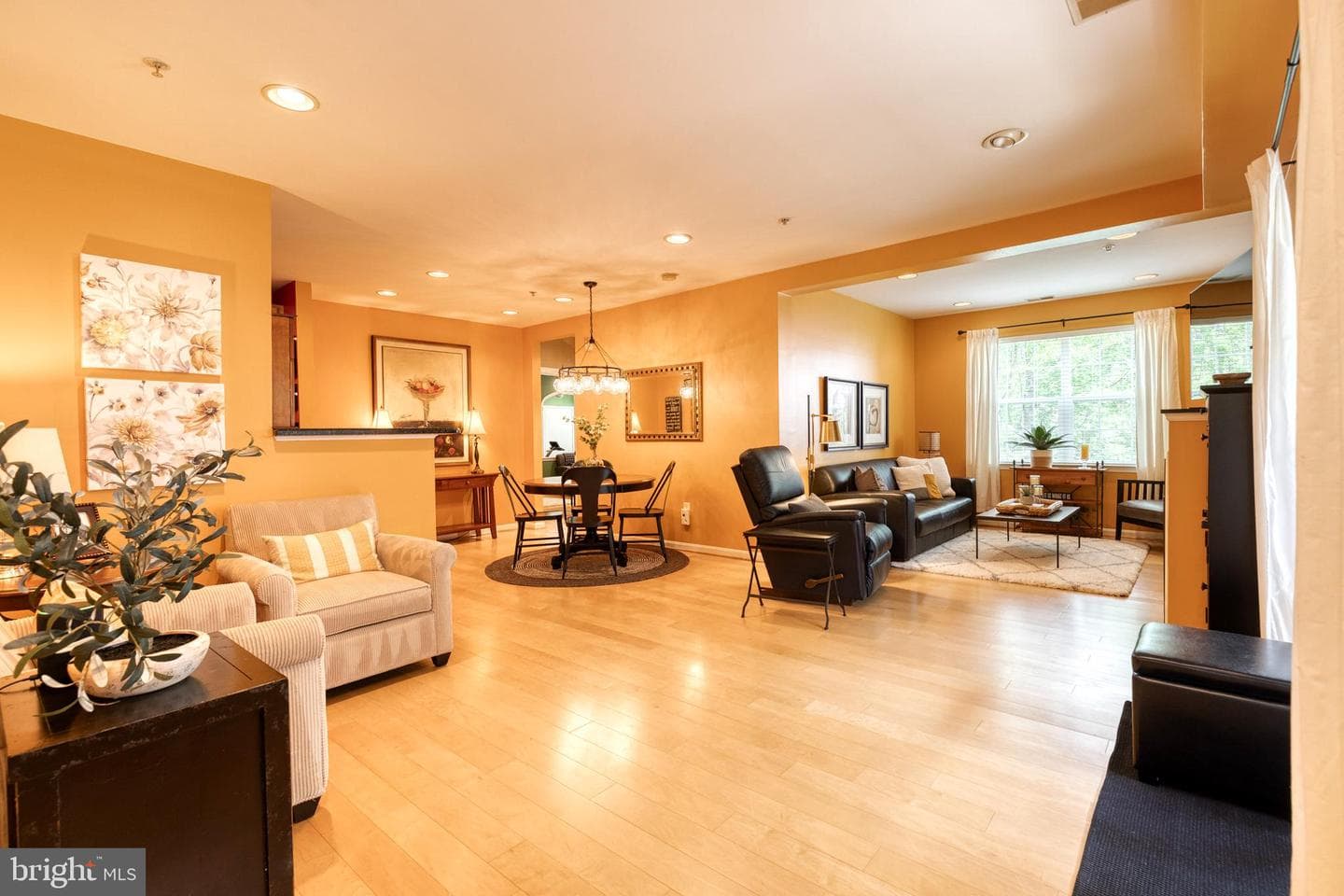 9663 Devedente Drive #101 photo 6