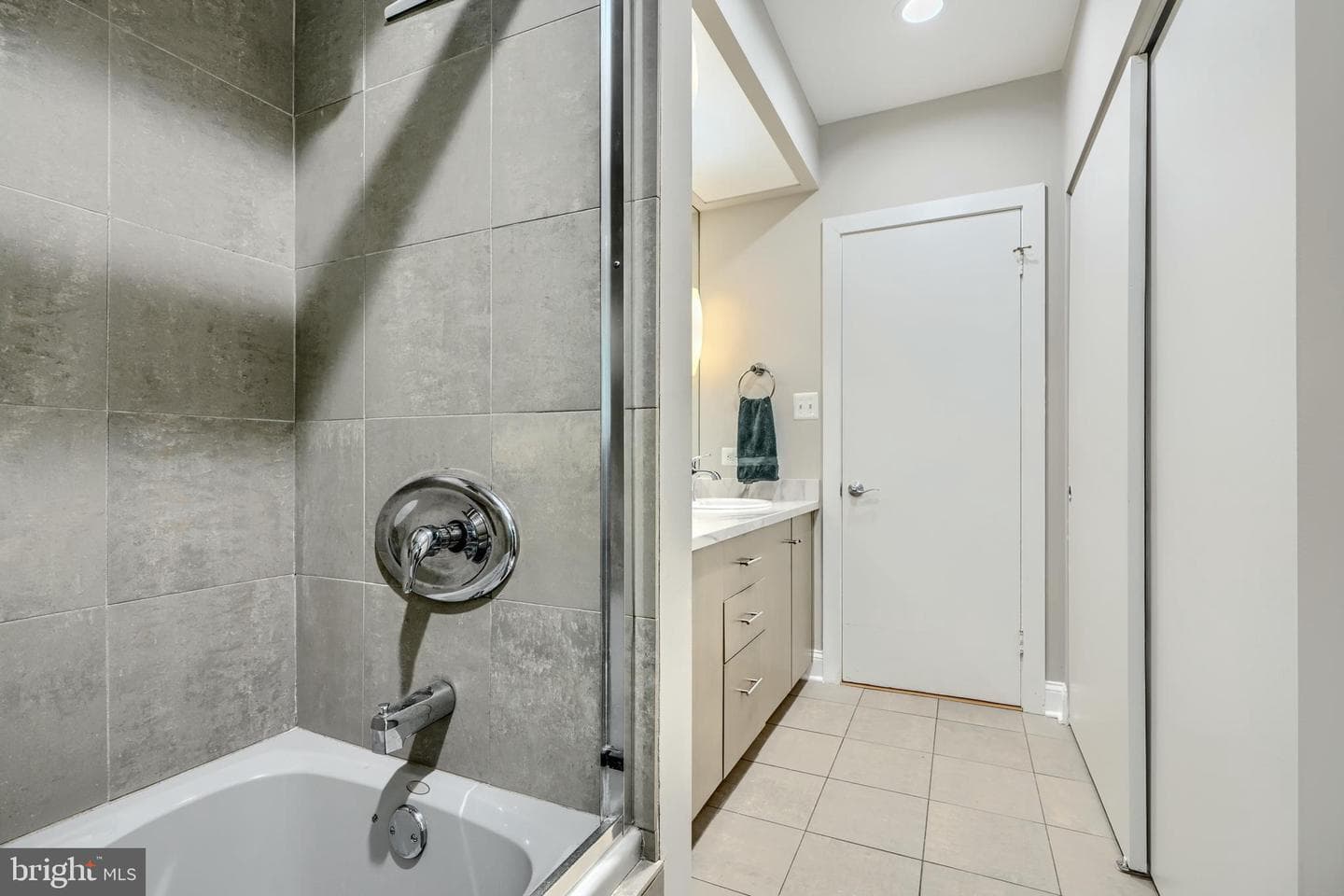 113 Swanhill Court photo 42