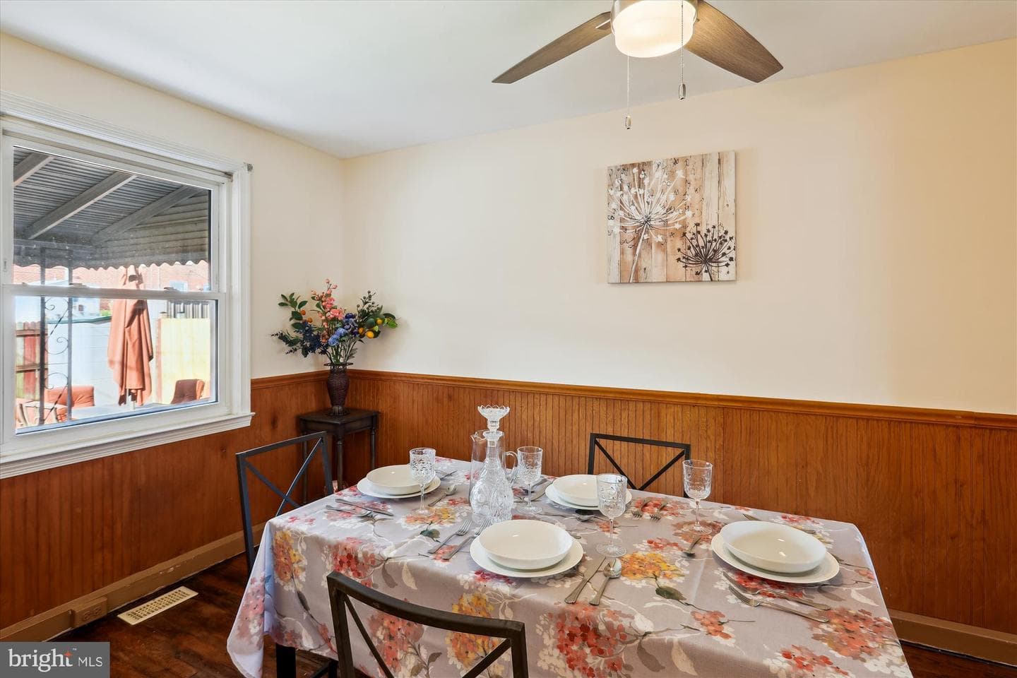1075 Elm photo 12