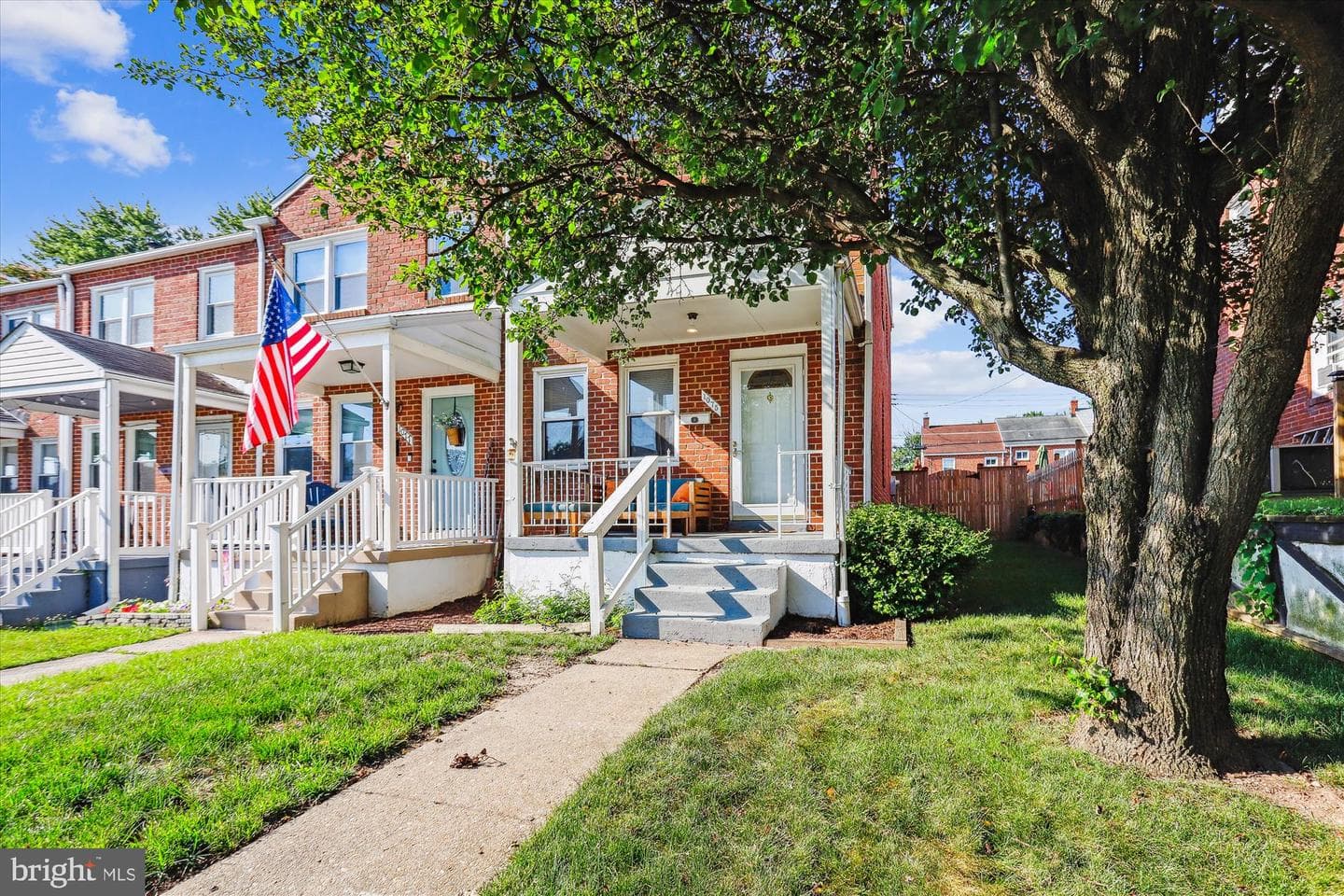 1075 Elm photo 2
