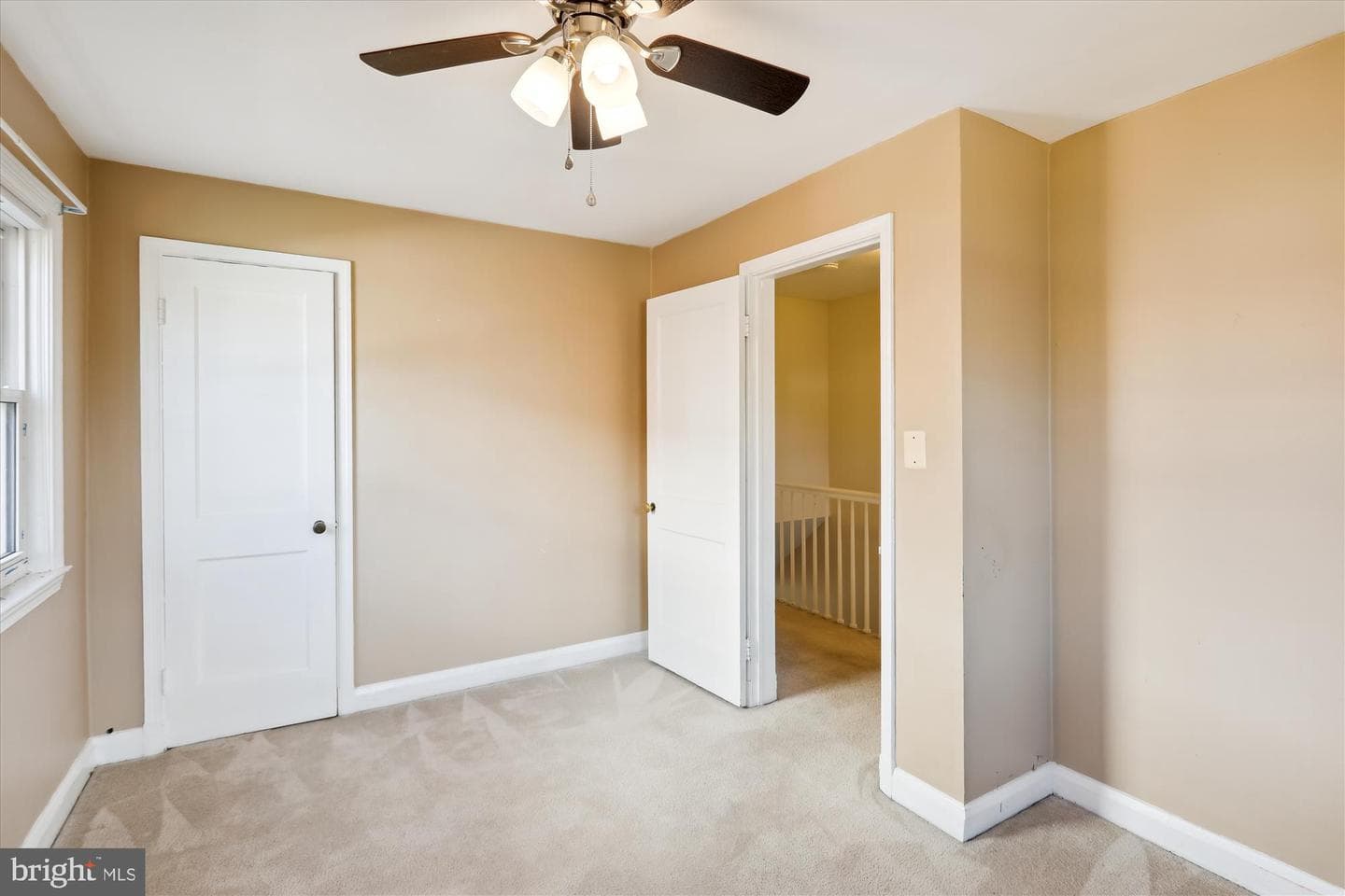 1075 Elm photo 24