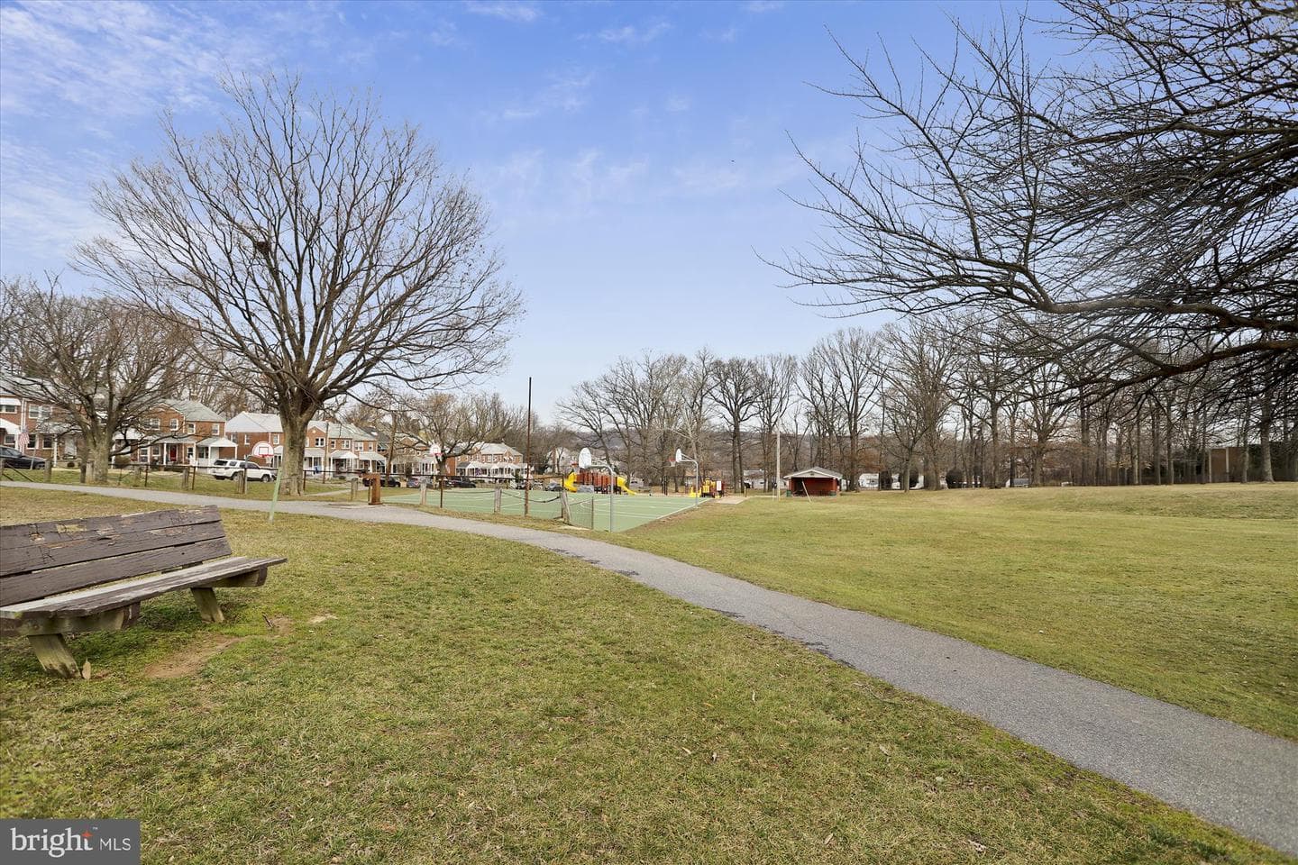 1075 Elm photo 37