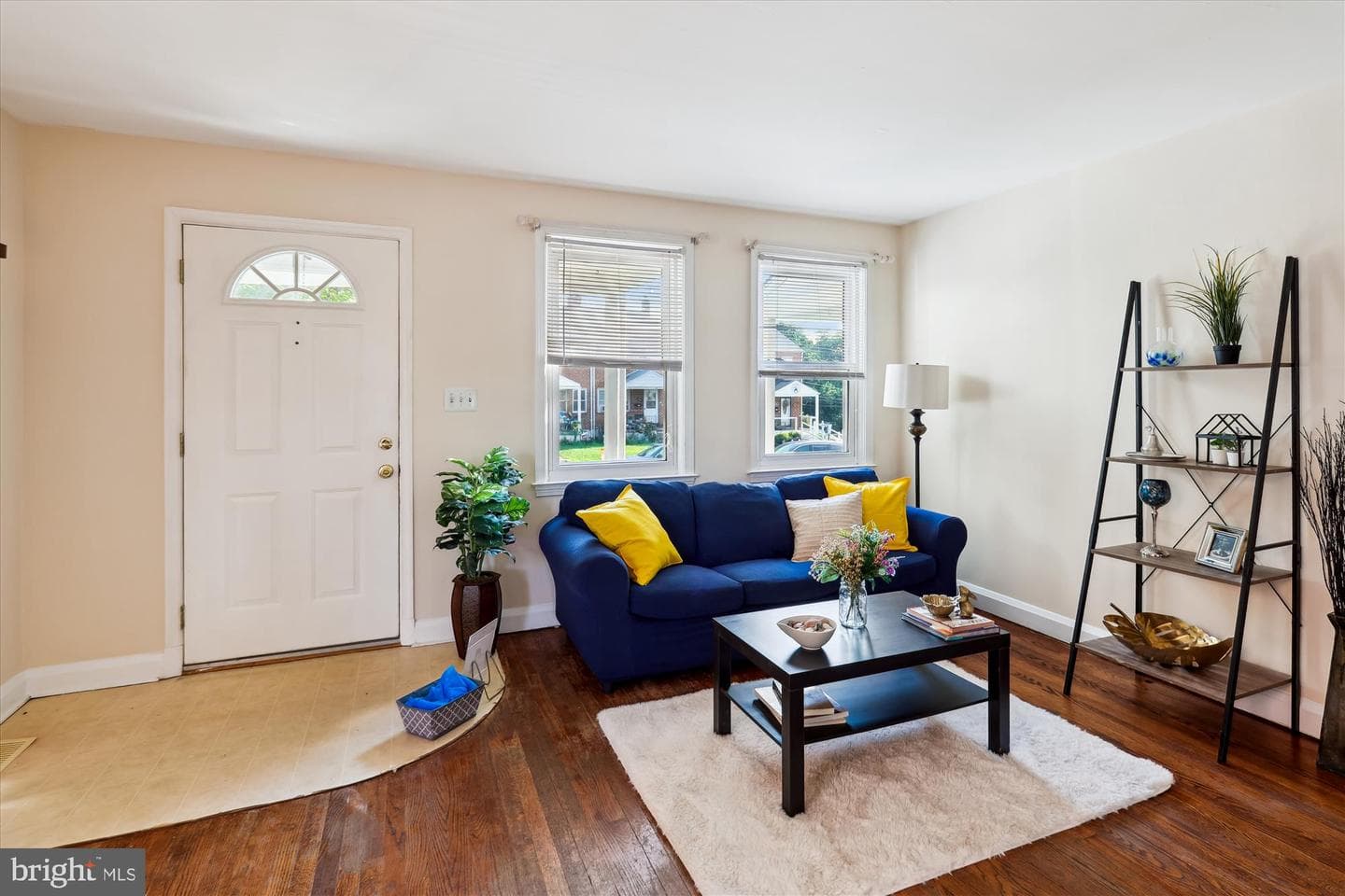 1075 Elm photo 7