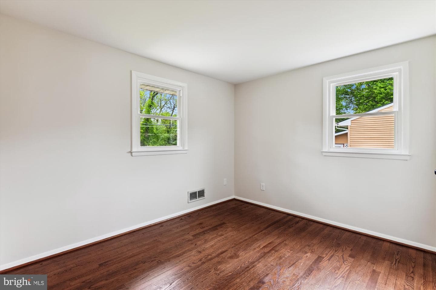 8404 Church Lane photo 25