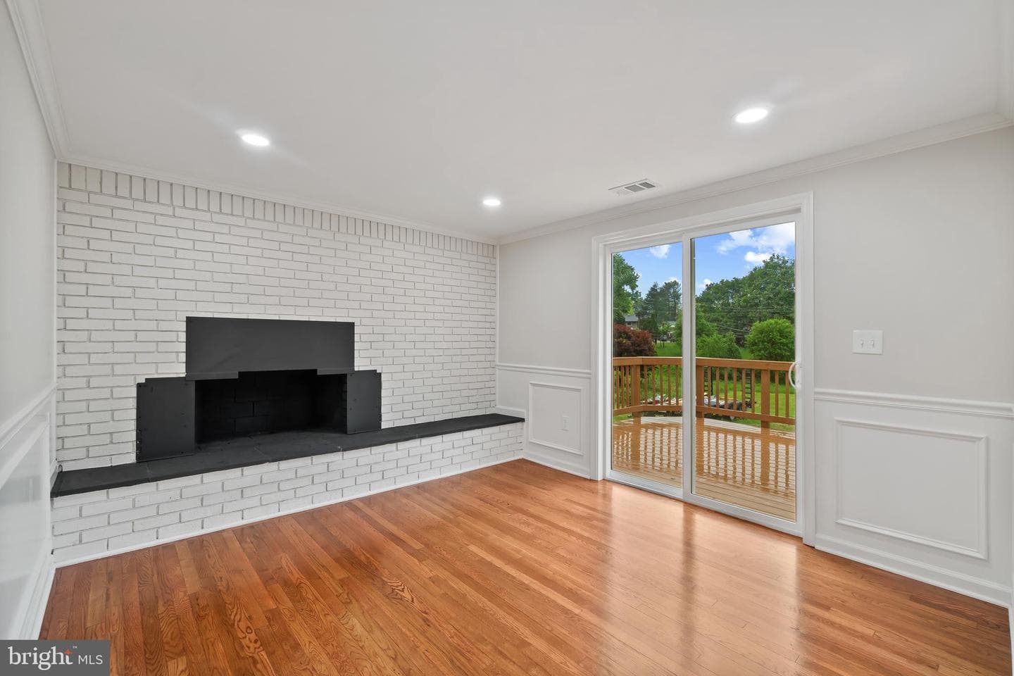 3520 Cabot Road photo 10