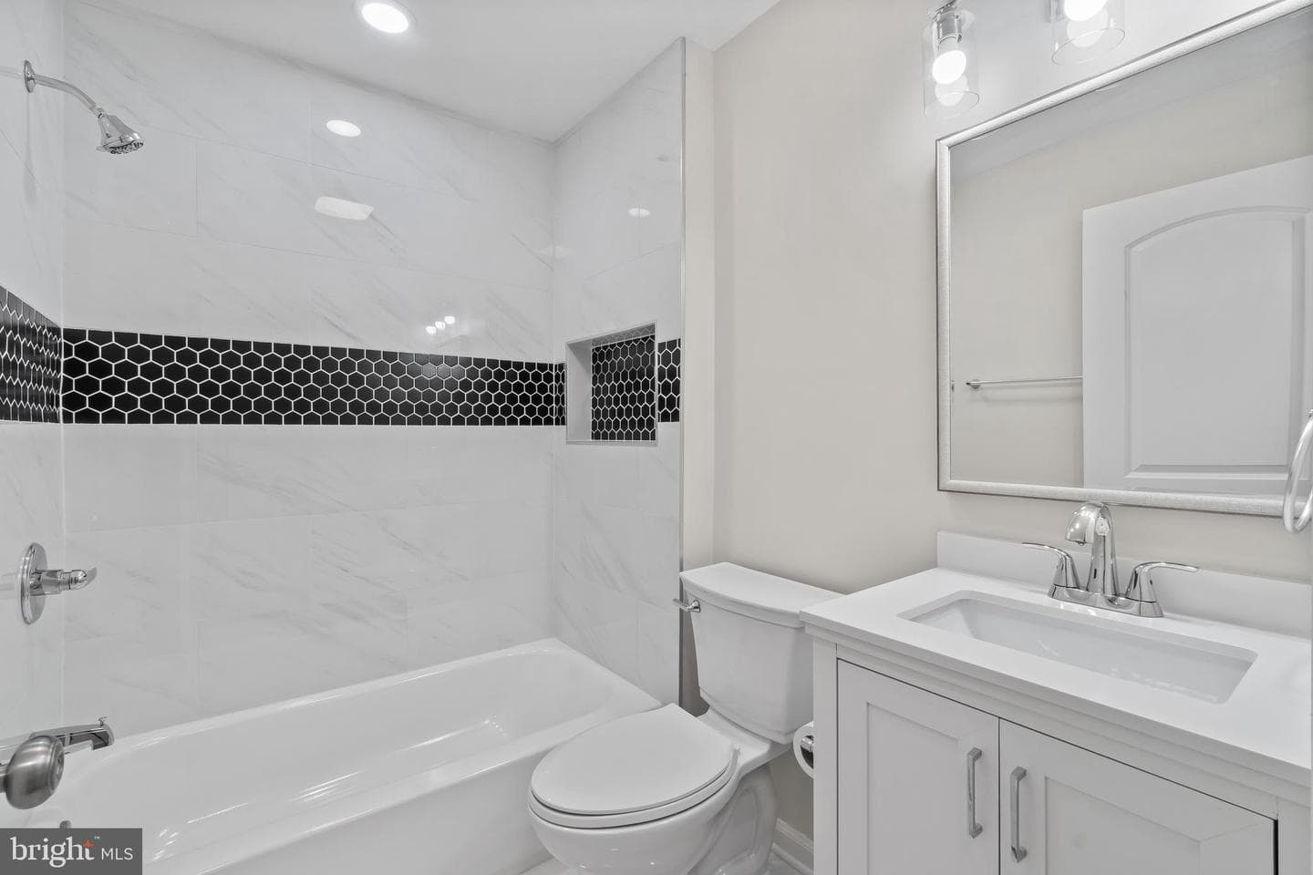 3520 Cabot Road photo 18