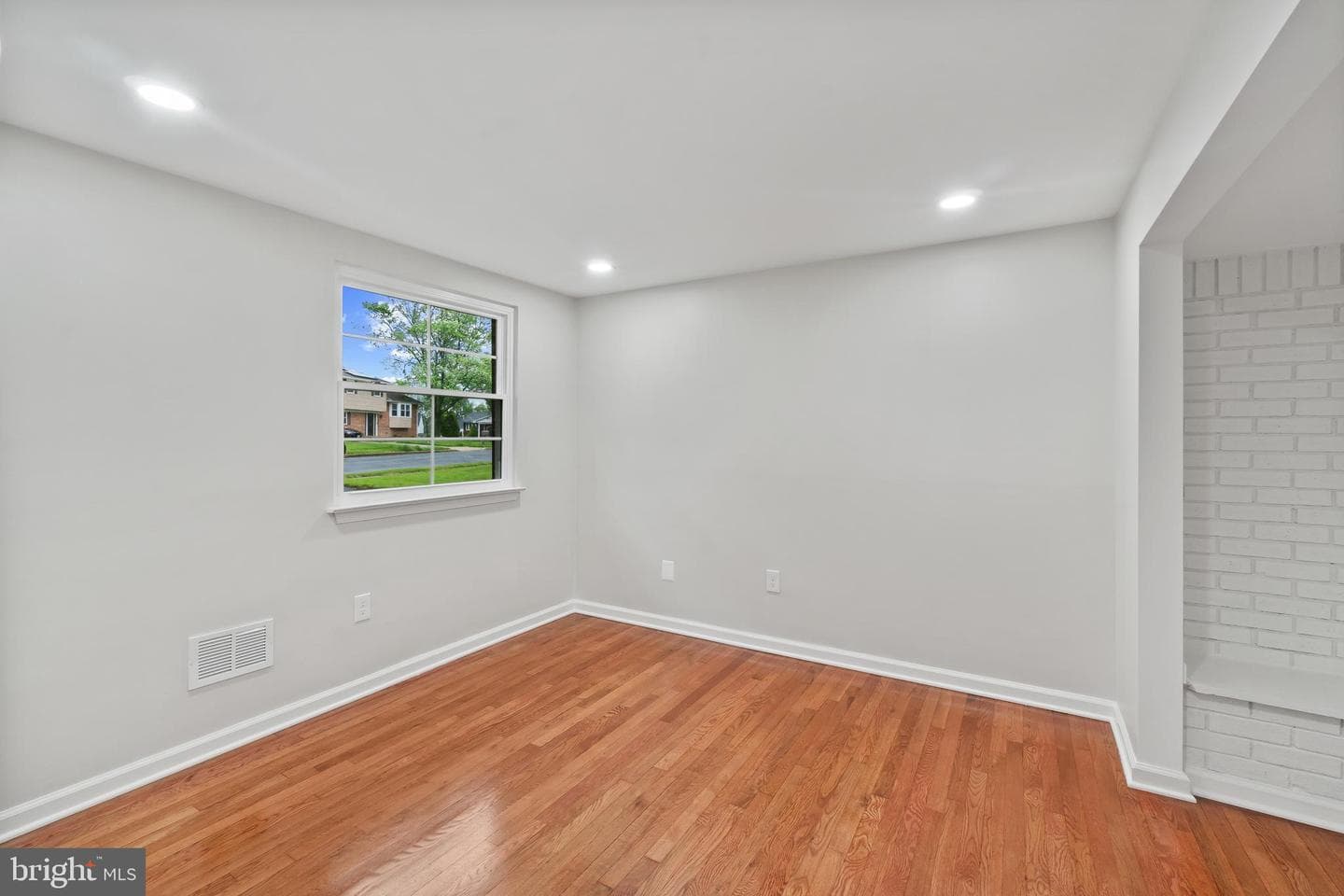 3520 Cabot Road photo 22