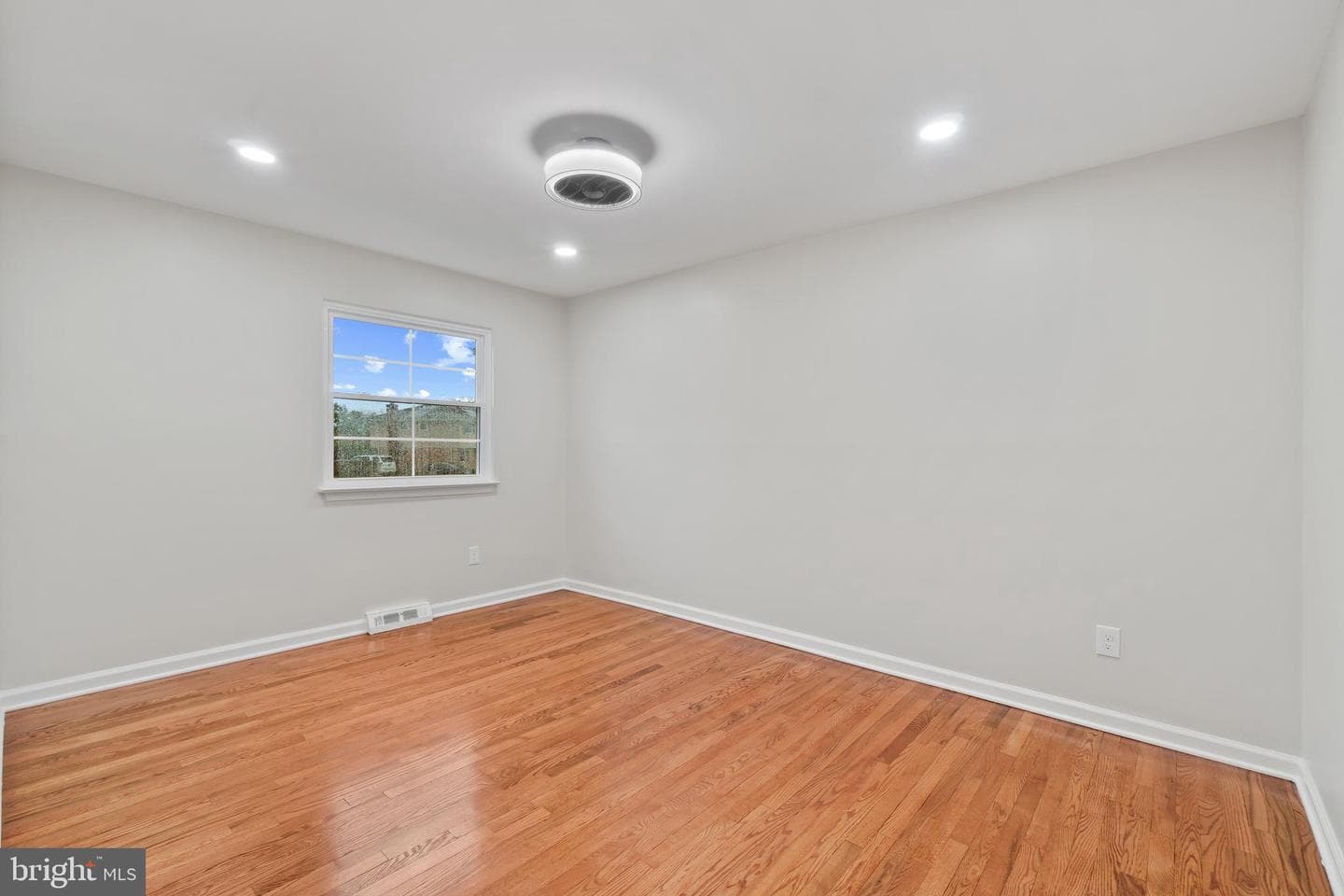 3520 Cabot Road photo 23