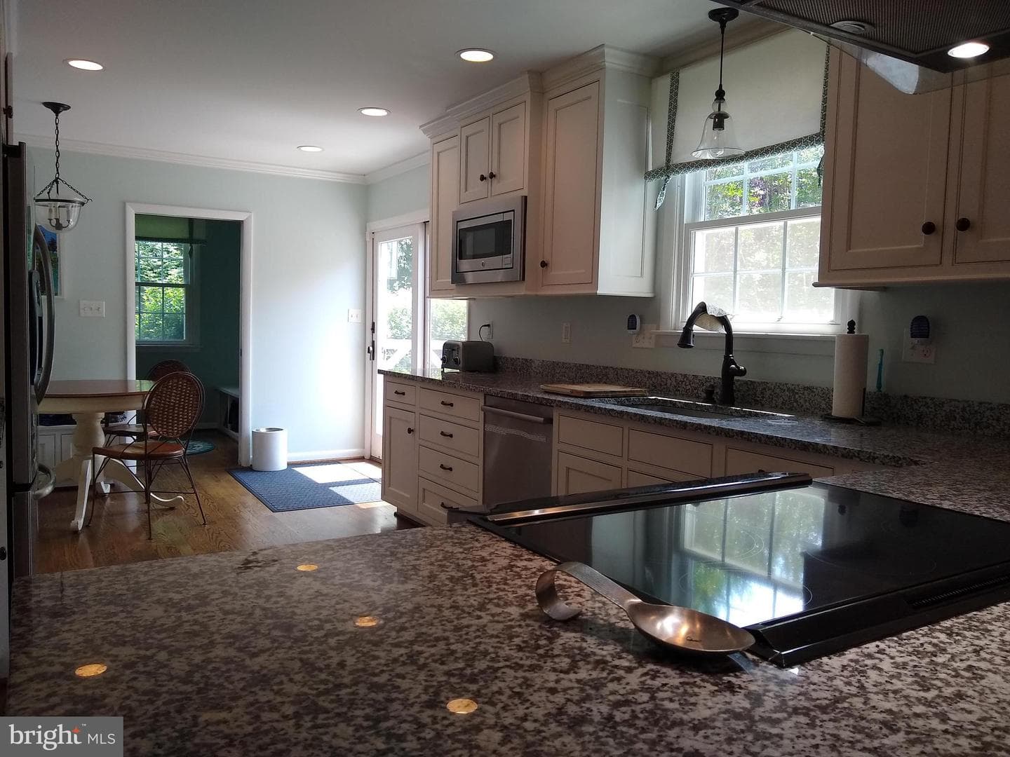 9608 Labrador Lane photo 8