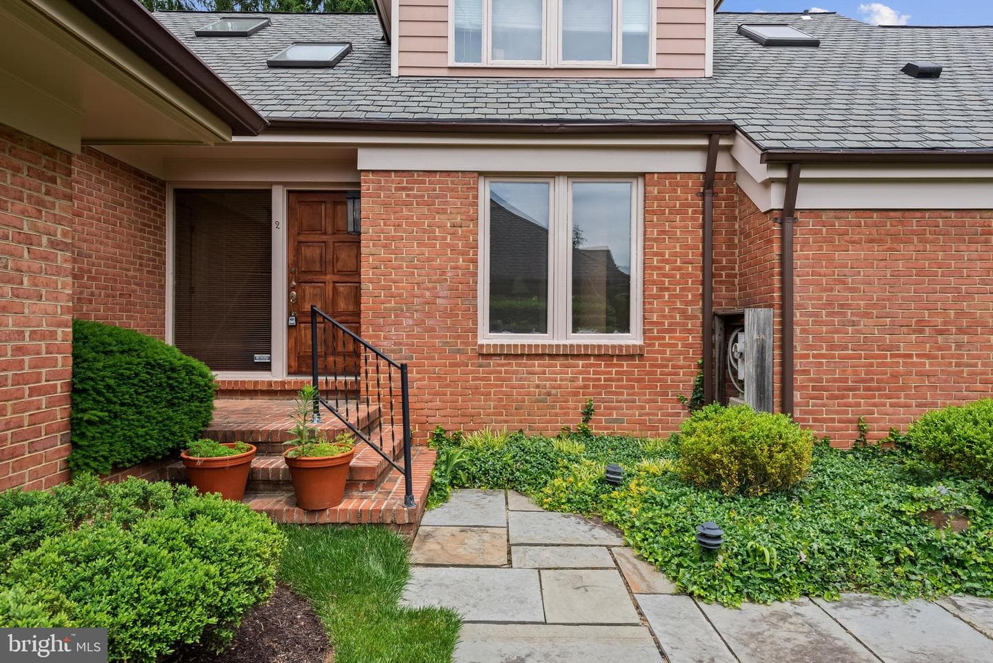 2 Fieldspring Court photo 2