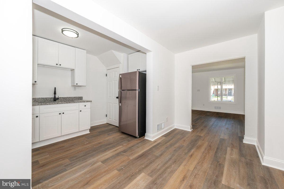 2204 Redthorn Road photo 7