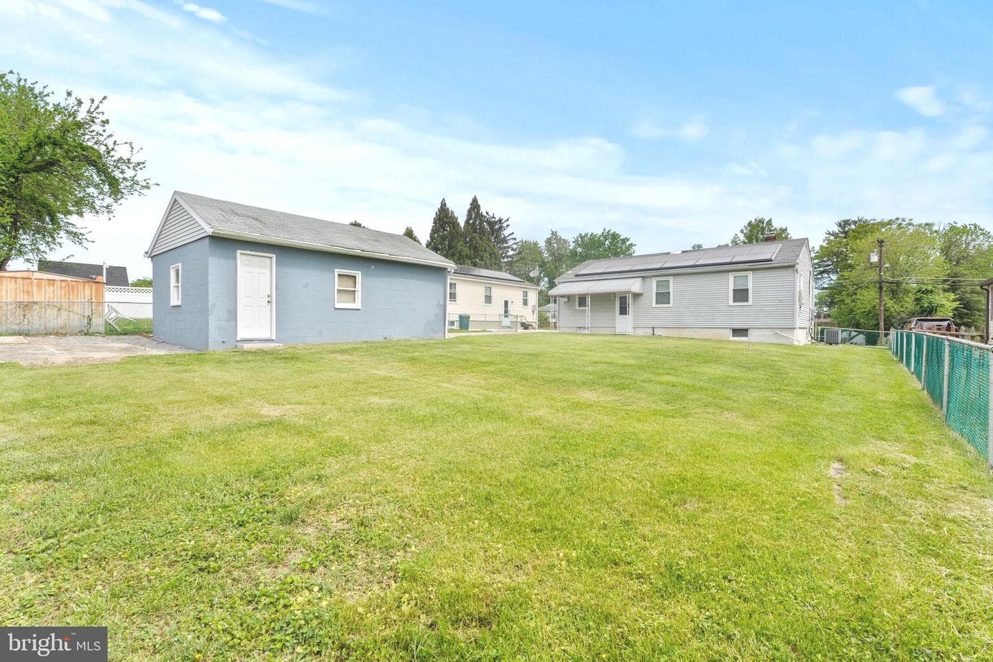 5911 Cecil Avenue photo 20