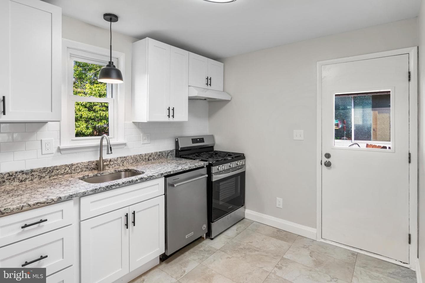 2404 Edgewood Avenue photo 4