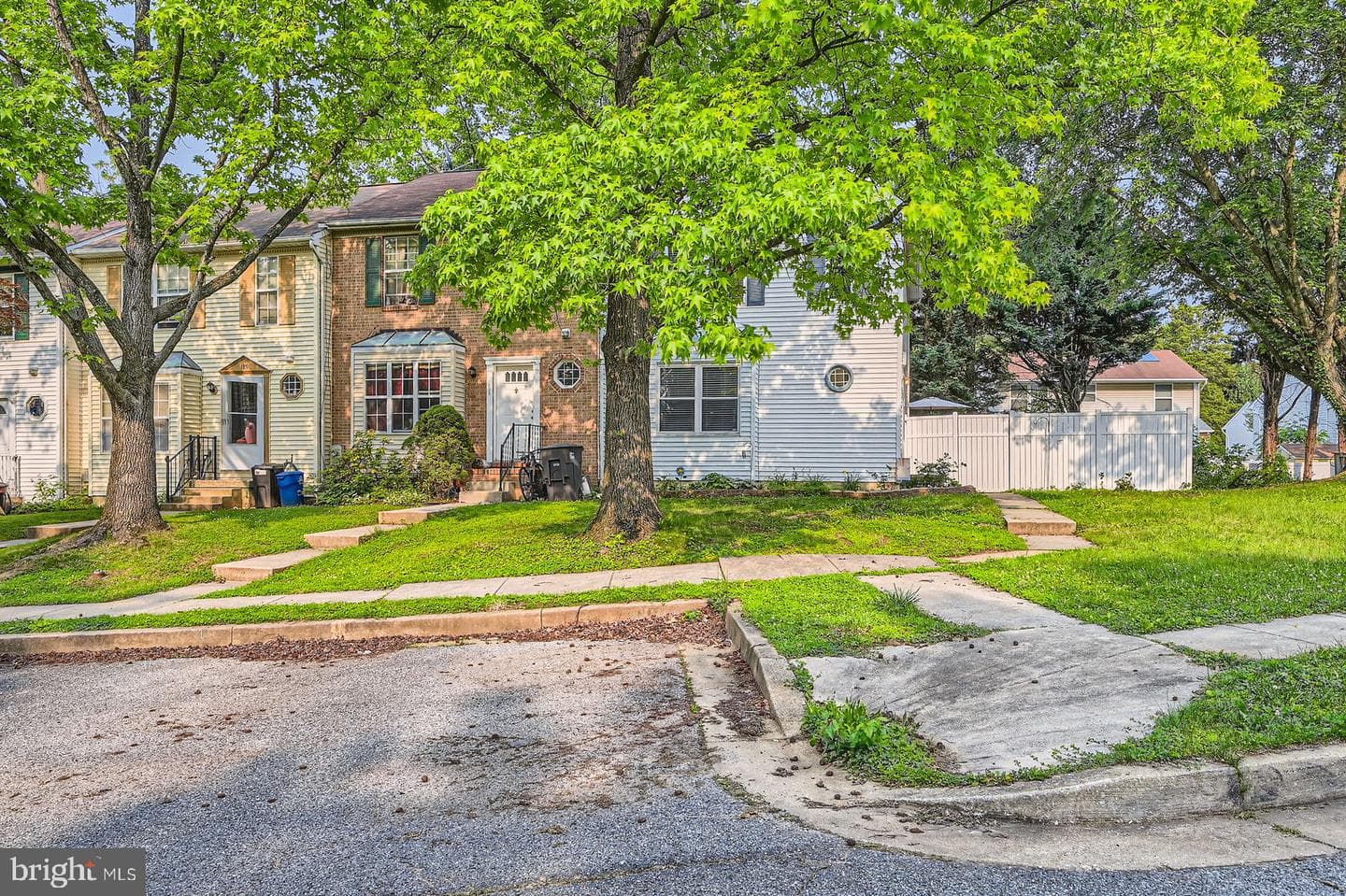 1895 Norhurst Way N photo 27
