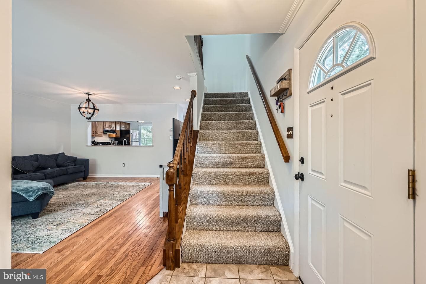 1895 Norhurst Way N photo 3