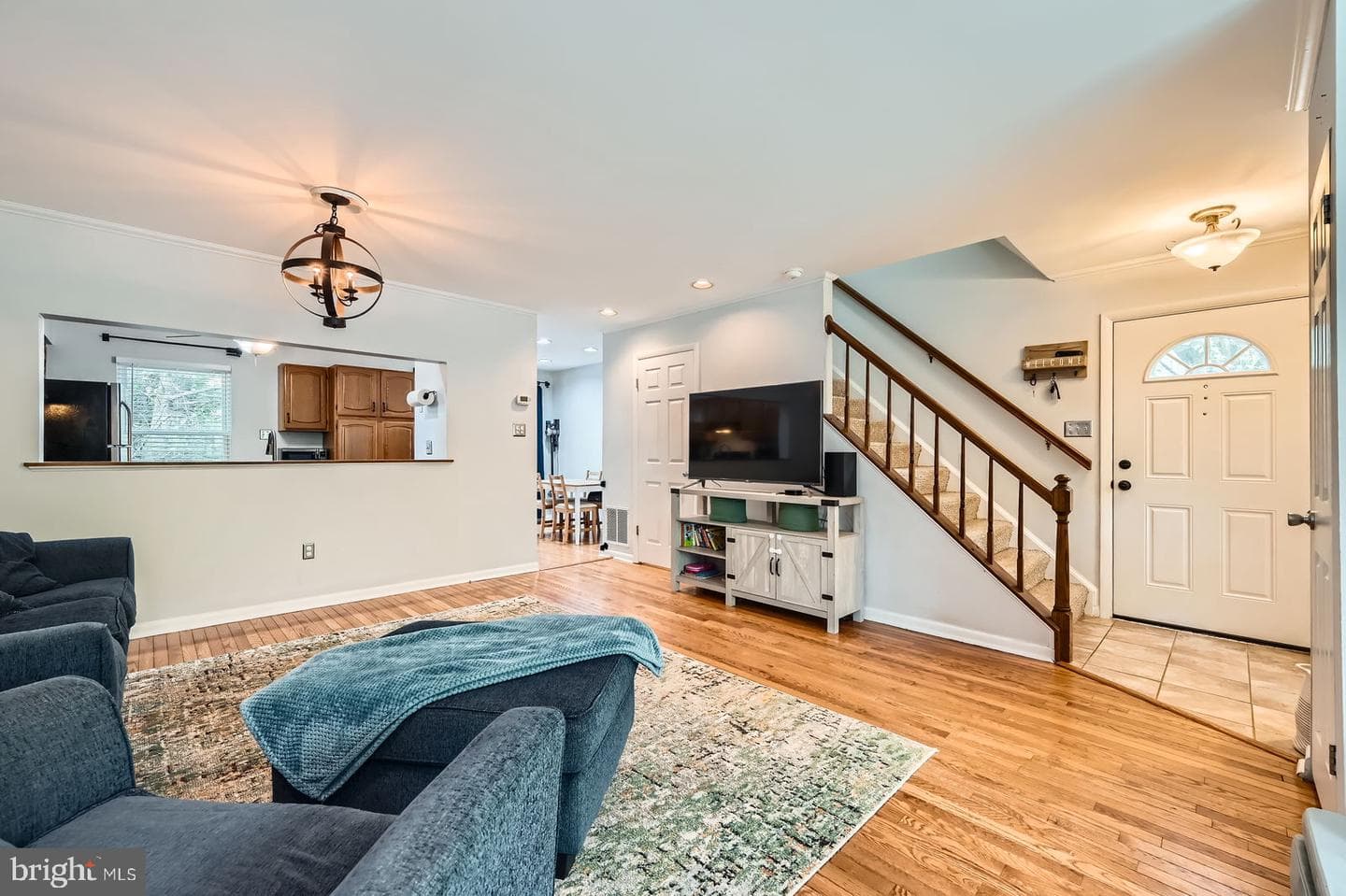 1895 Norhurst Way N photo 5