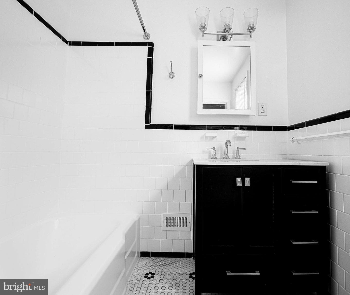 803 Essex Avenue photo 9