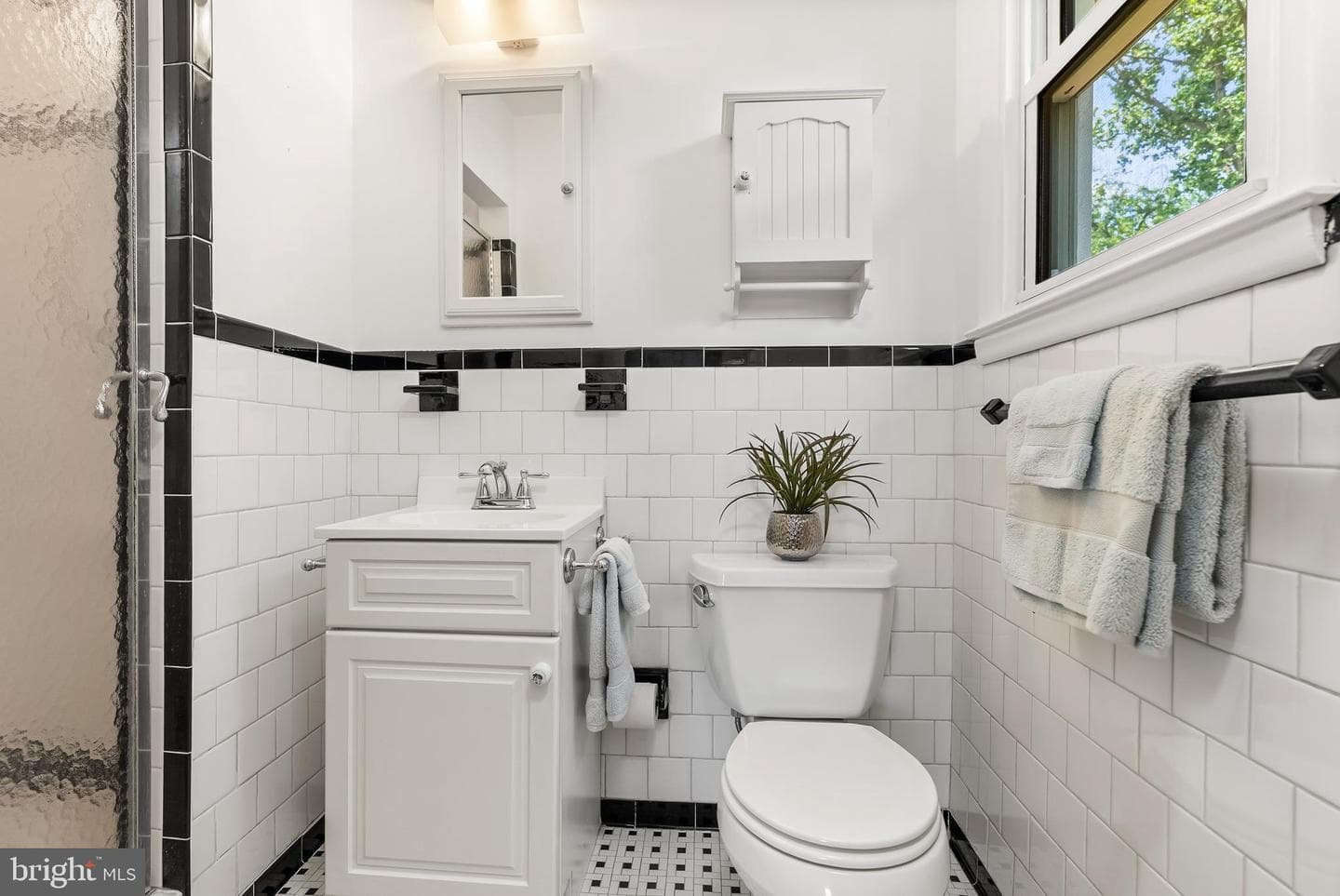 1401 Charmuth Road photo 14