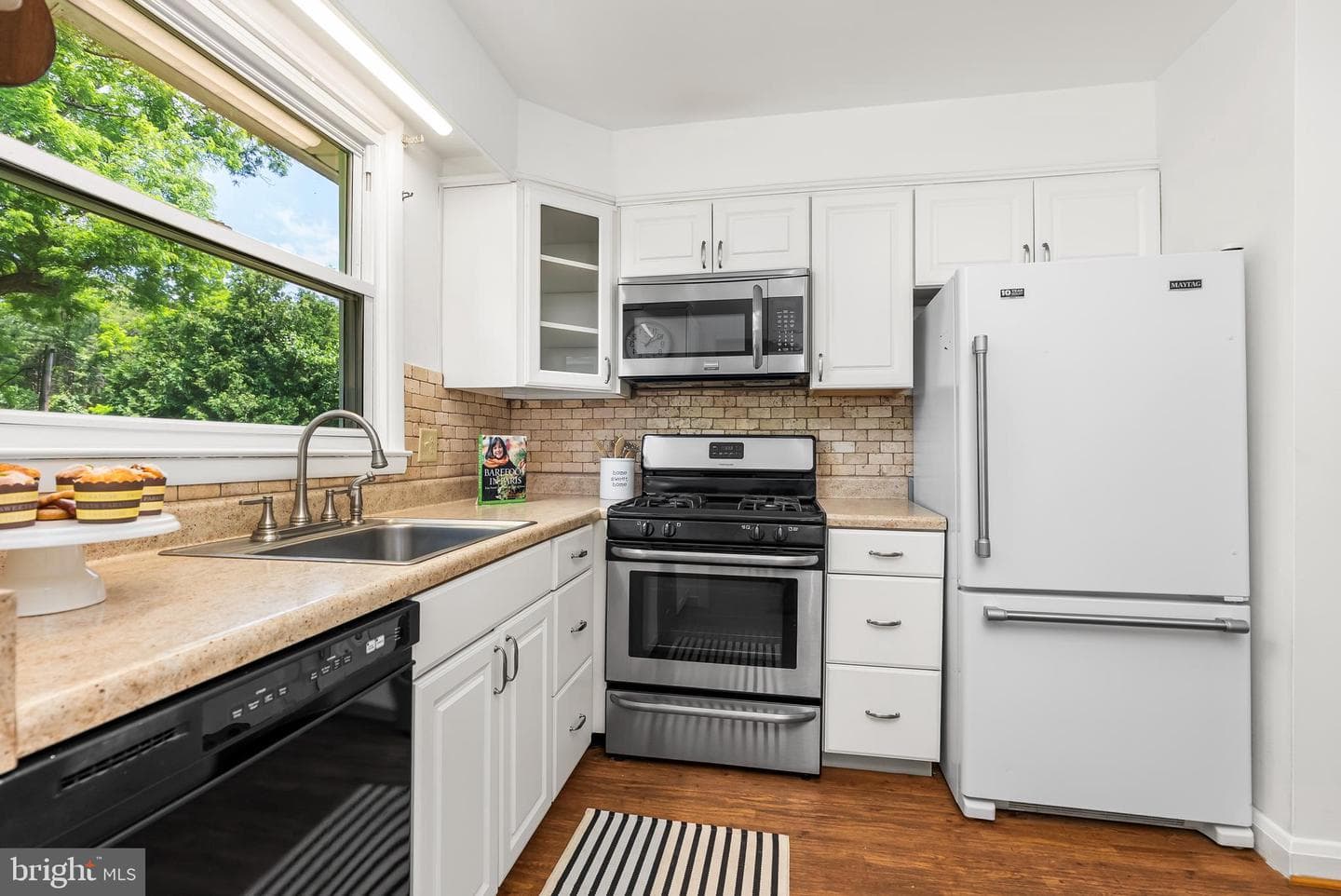 1401 Charmuth Road photo 9