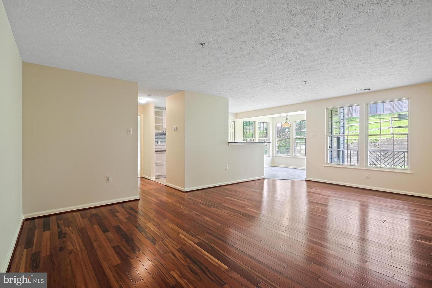 8011 Township #102 photo 5