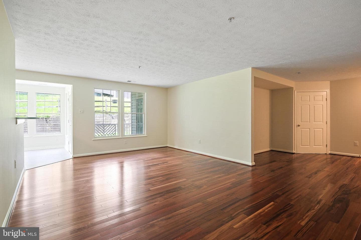 8011 Township #102 photo 6
