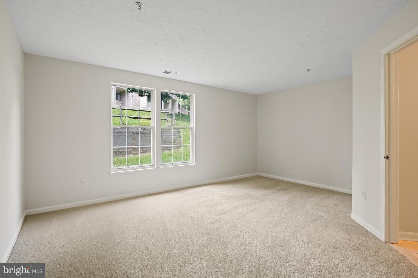 8011 Township #102 photo 8