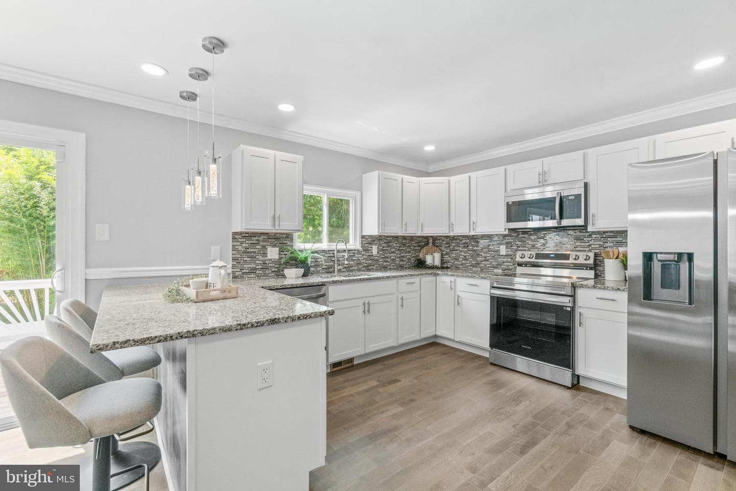 7102 Walnut Avenue photo 10