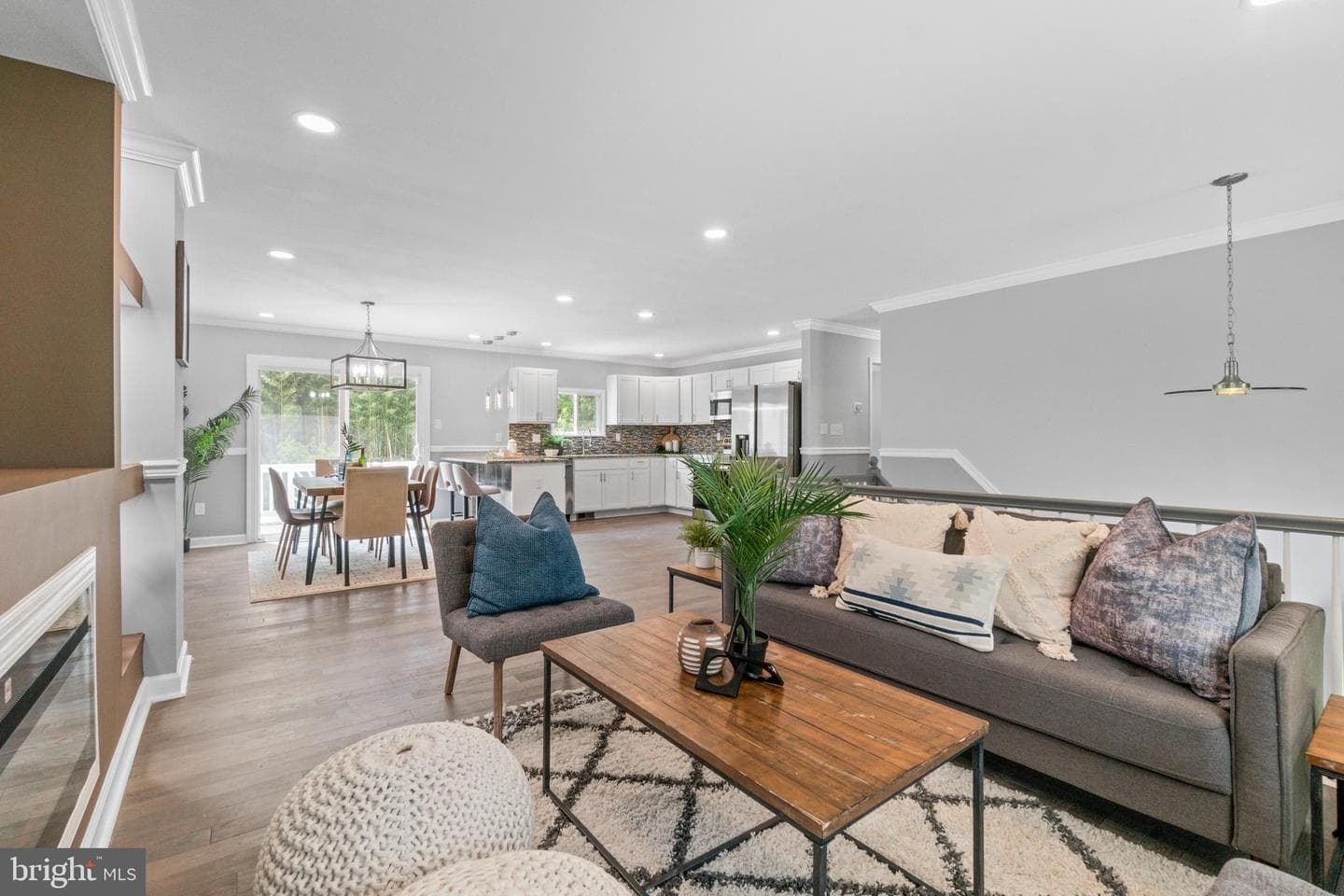 7102 Walnut Avenue photo 4