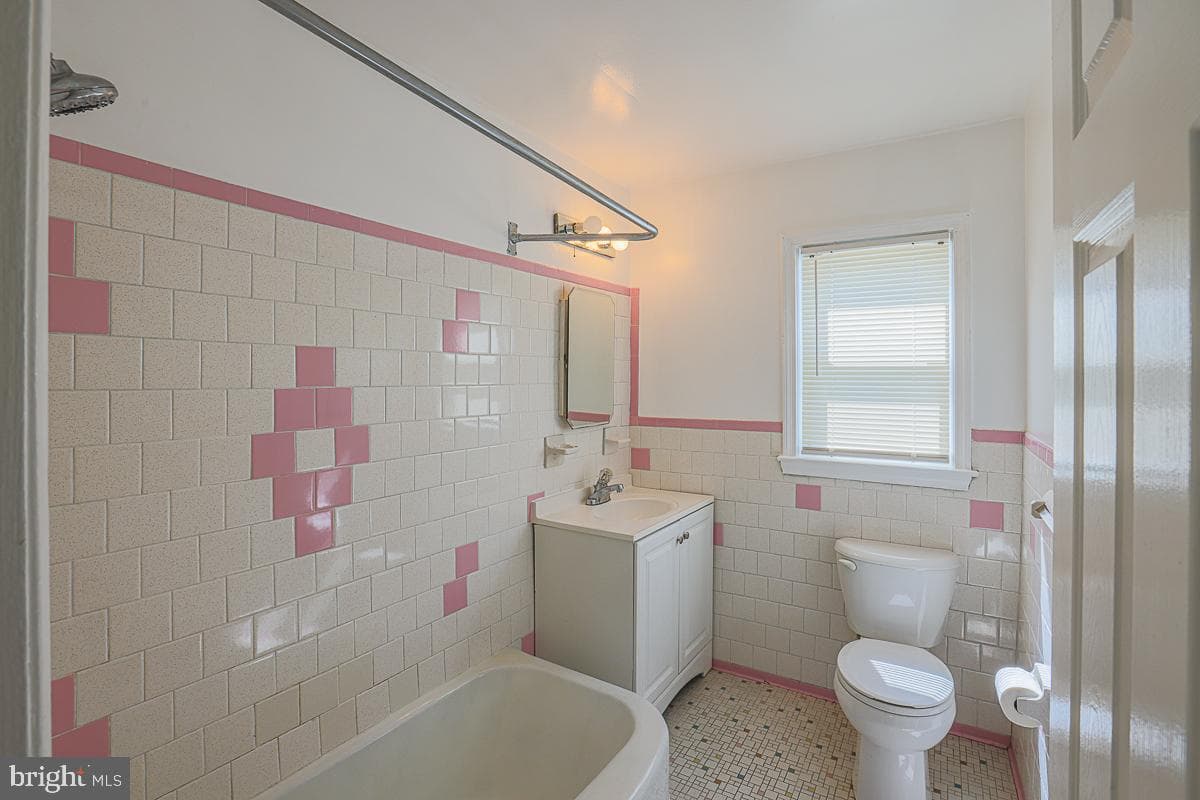 7129 Greenwood Avenue photo 18