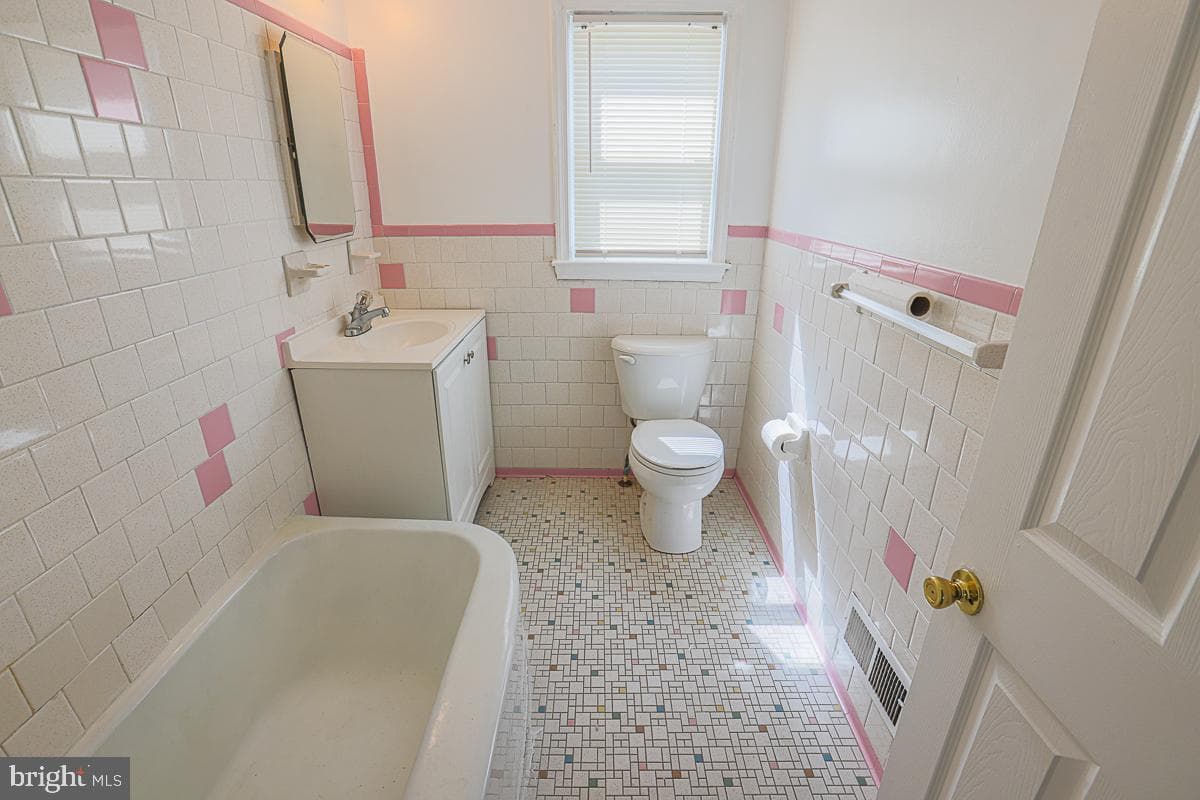 7129 Greenwood Avenue photo 20