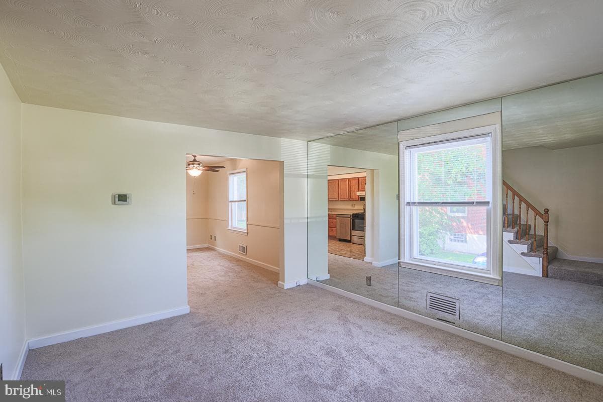 7129 Greenwood Avenue photo 21