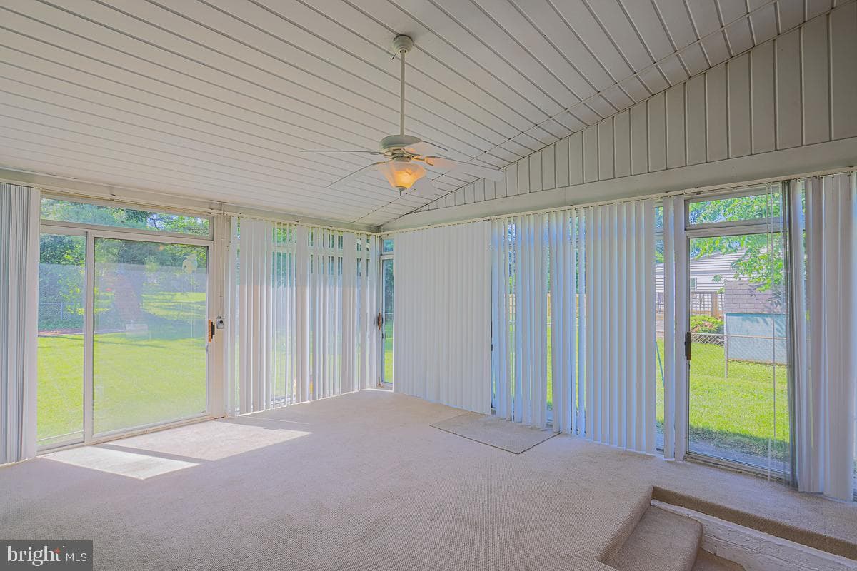 7129 Greenwood Avenue photo 36