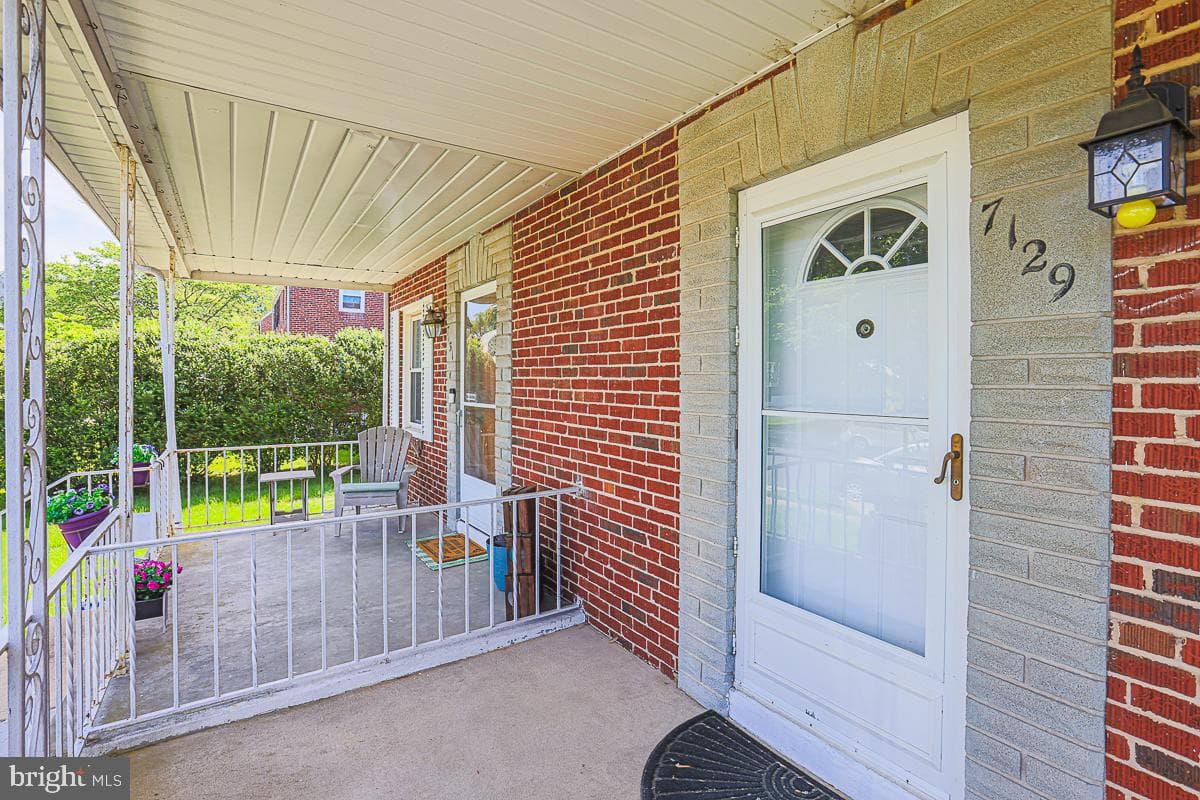 7129 Greenwood Avenue photo 4
